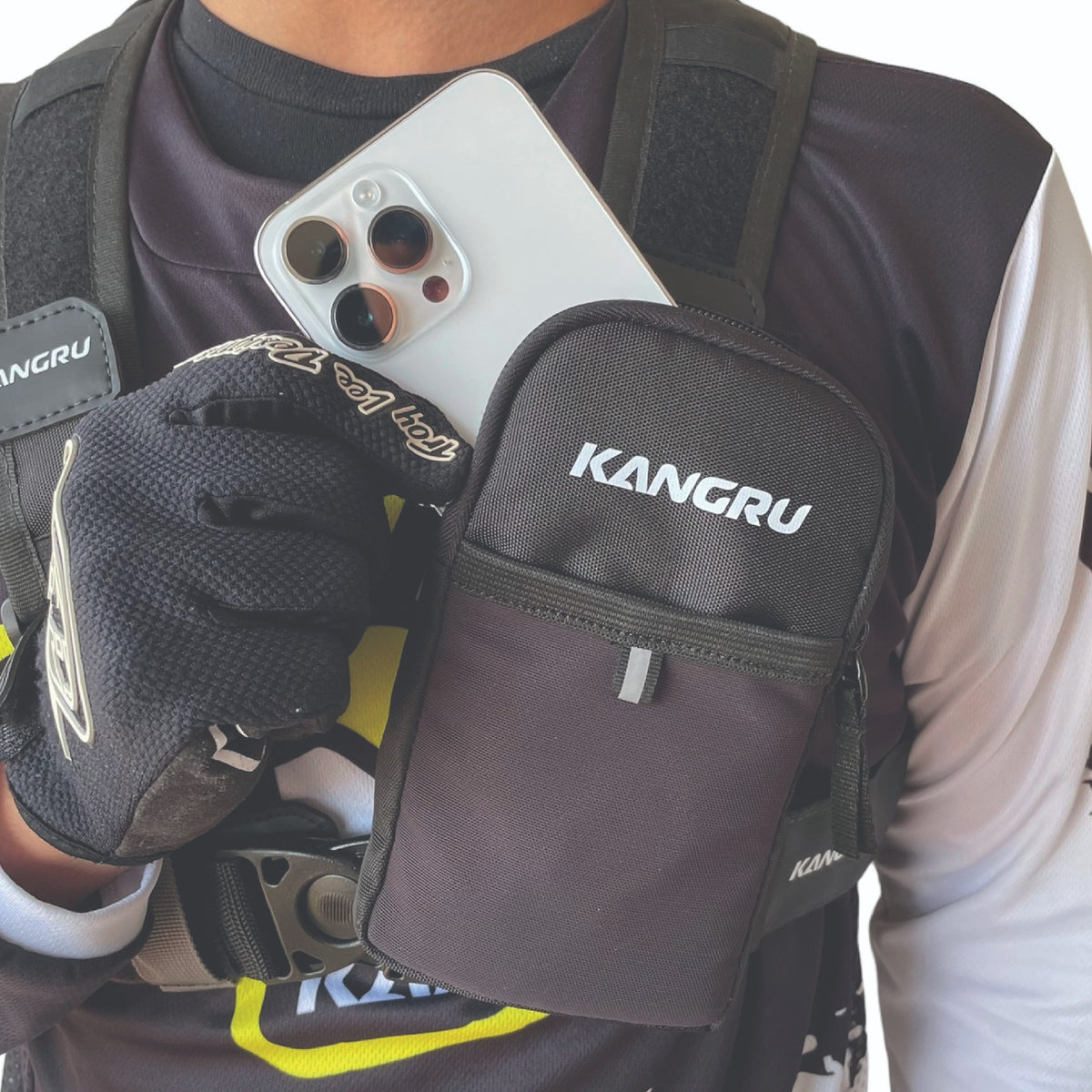 Porta Celular Kangru (Phone Pouch)